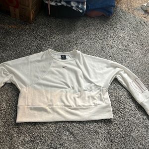 Nike- White Crop Top crewneck-Medium